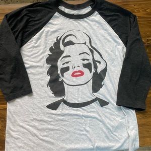 Quarter sleeve Baseball Tee